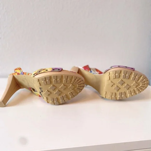 STELLA MCCARTNEY Floral Canvas & Wooden Platform Heels Sandals SZ 40 - Picture 10 of 11